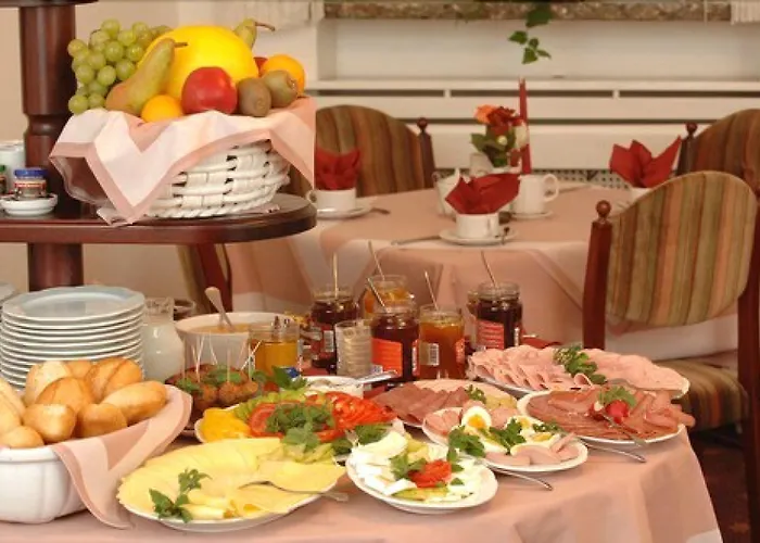 Haus Sparkuhl Garni Otel 3*