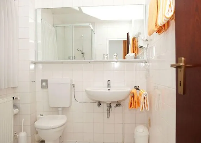 Haus Sparkuhl Garni Otel 3*